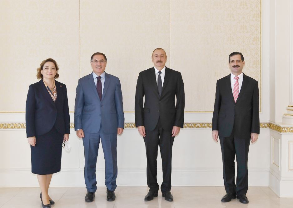 President Ilham Aliyev receives Turkish Chief Ombudsman (PHOTO)