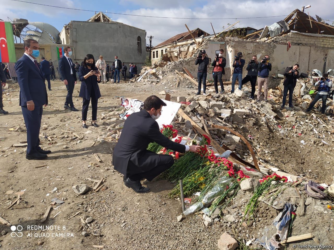 İsrailin səfiri Gəncədə terror baş verən ərazidə olub (FOTO)