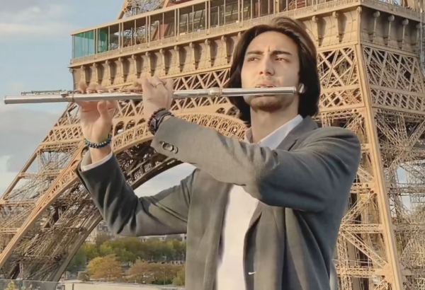 От Эйфелевой башни Парижа звучит музыкальный протест против армянских фашистов (ВИДЕО)