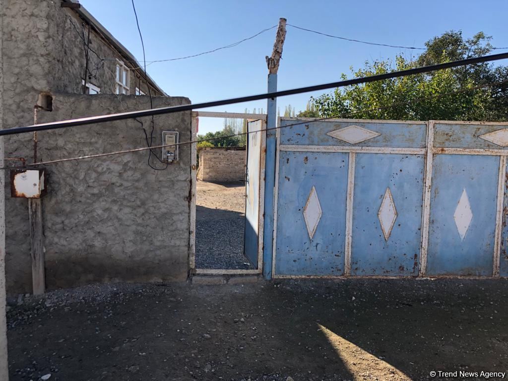Goranboyda evin həyətinə düşüb partlamayan erməni raketi (FOTO)