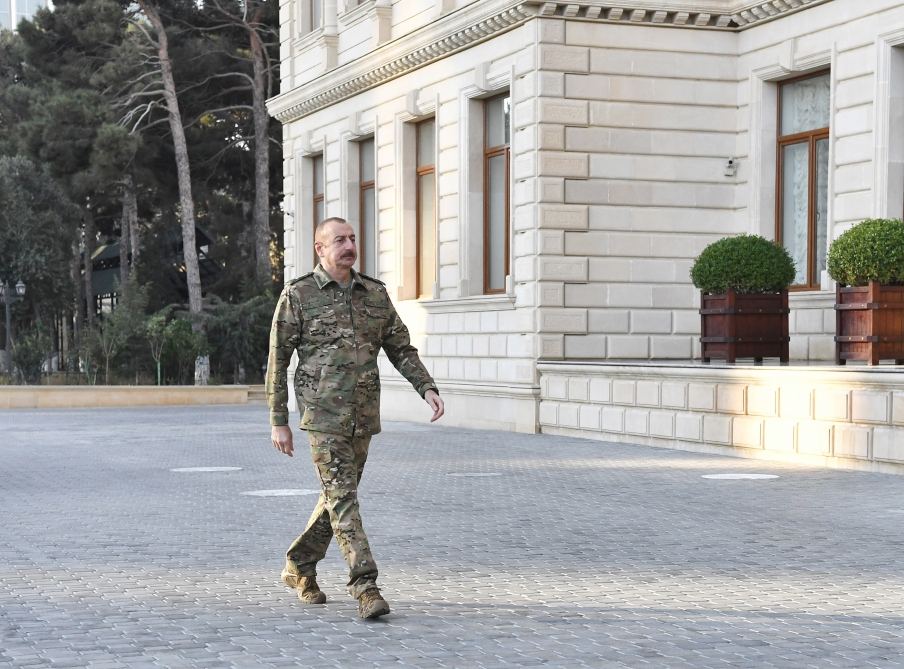 Под руководством Президента, Верховного главнокомандующего Ильхама Алиева в Центральном командном пункте Министерства обороны прошло оперативное совещание (ФОТО) (Версия 2)