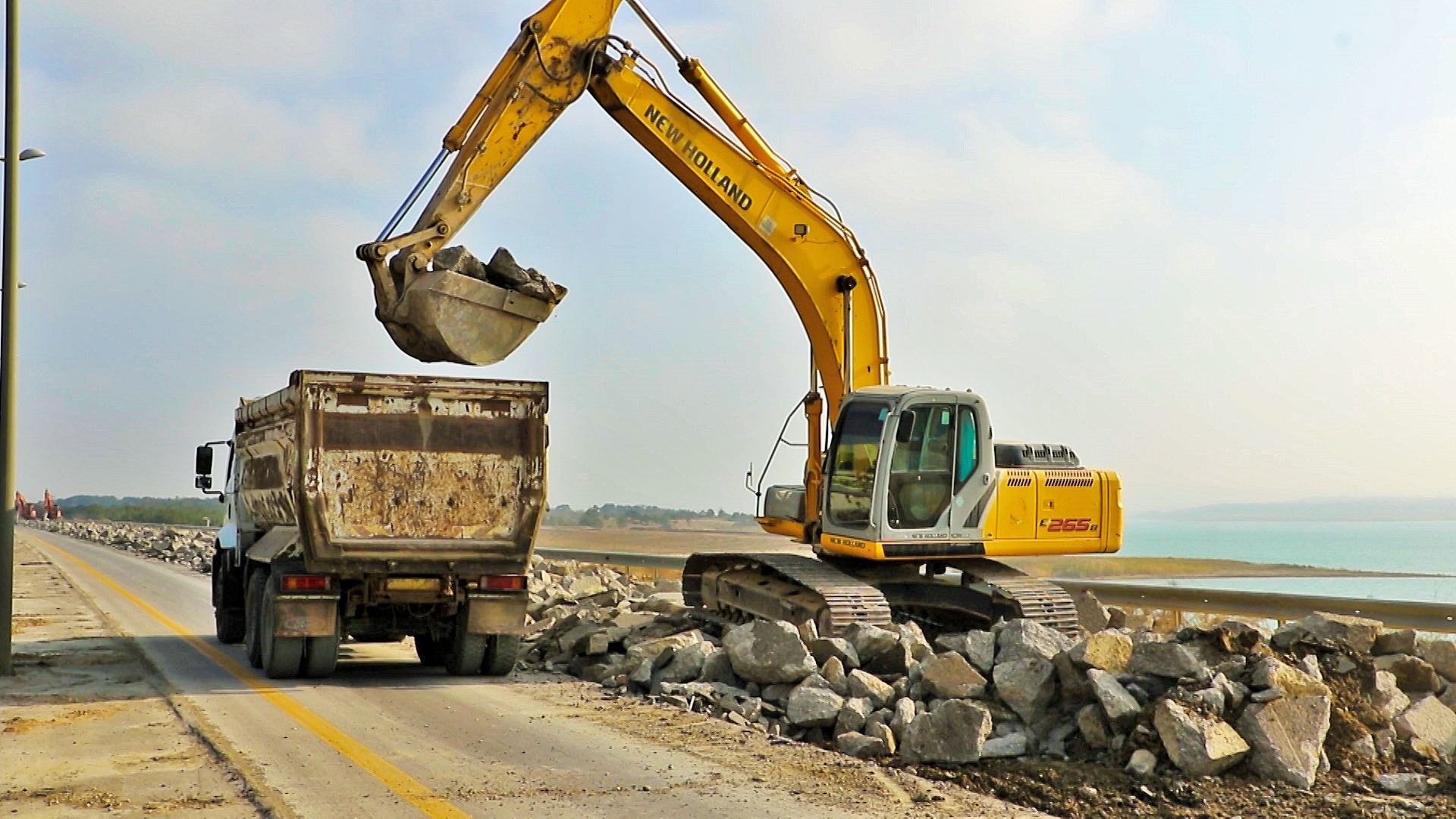 Bakı-Quba yolunun Sumqayıt hissəsi təmir olunur (FOTO)