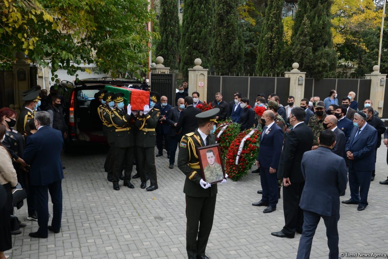 В Баку прощаются с азербайджанским военнослужащим Дмитрием Солнцевым (ФОТО)