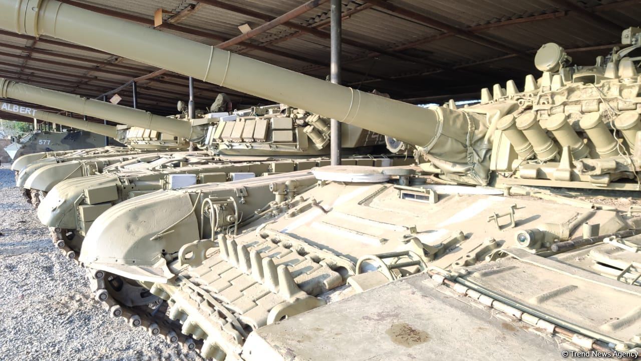 Erməni tankları ermənilərə qarşı (FOTO)