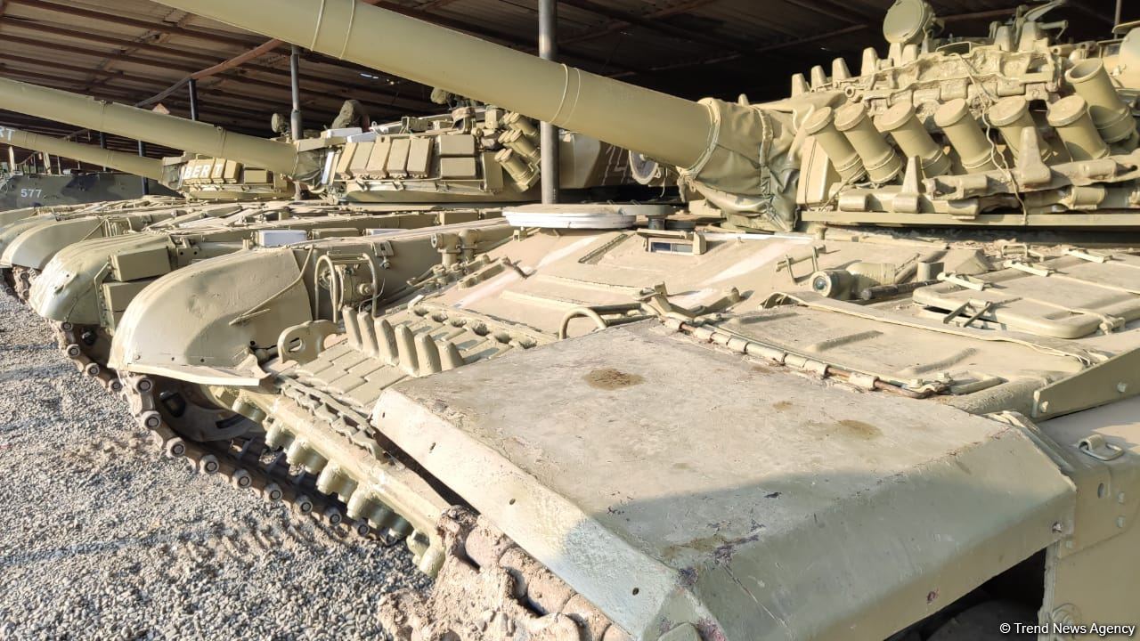 Erməni tankları ermənilərə qarşı (FOTO)