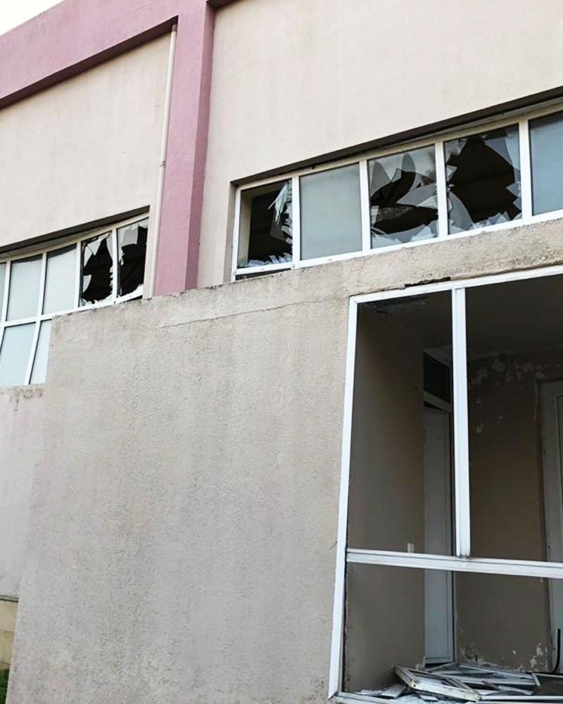 Армянские агрессоры ракетными ударами разрушили Олимпийский центр Барды (ФОТО)