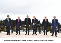 President Ilham Aliyev receives delegation led by former Turkish PM Binali Yildirim (PHOTO)