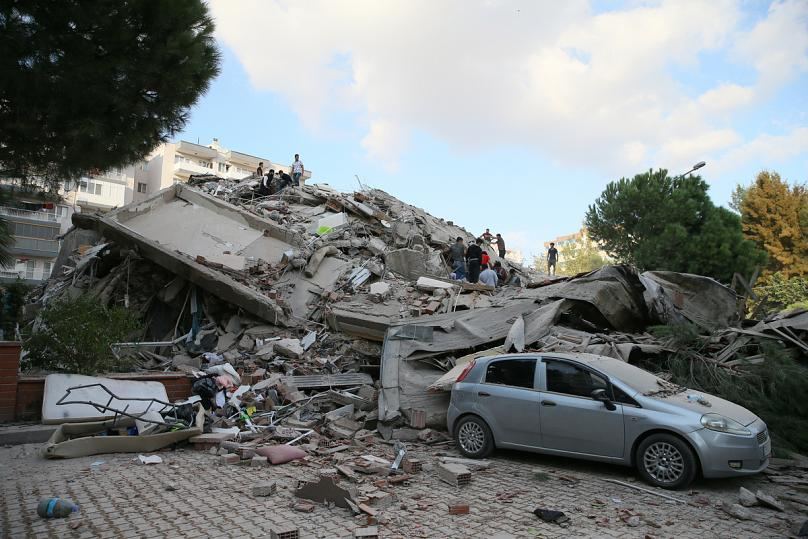 Число погибших при землетрясении в Турции достигло 113