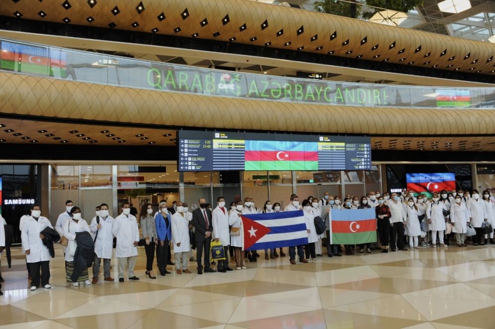 Another team of doctors arrives in Azerbaijan from Cuba to support fight against coronavirus (PHOTO)