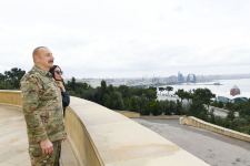 President Ilham Aliyev, first lady Mehriban Aliyeva visited Alley of Honors and Alley of Martyrs (PHOTO/VIDEO)