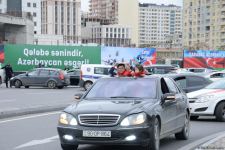 Переполненные счастьем люди празднуют освобождение города Шуша - радость победы в Баку (ФОТО/ВИДЕО)