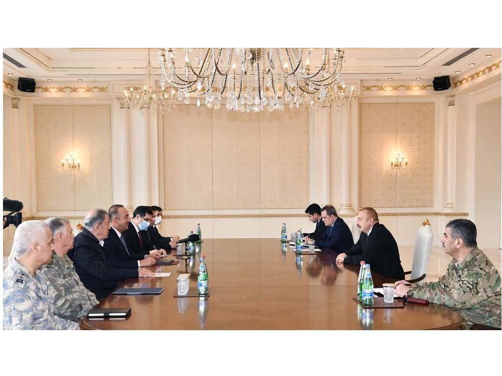 President Ilham Aliyev received Foreign Minister and Minister of National Defense of Turkey (PHOTO)