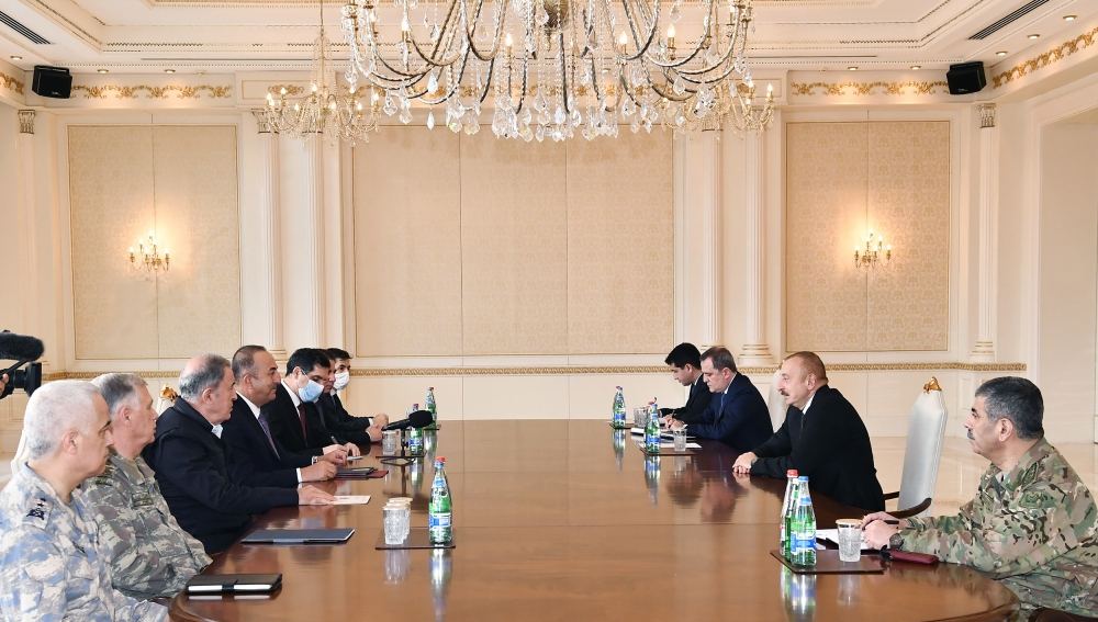 President Ilham Aliyev received Foreign Minister and Minister of National Defense of Turkey (PHOTO)