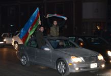 Жители Баку празднуют победу в войне за Карабах (ФОТО/ВИДЕО)