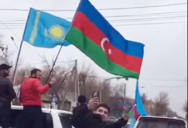 На улицах Актобе казахи и азербайджанцы отметили победу автопробегом "Карабах – это Азербайджан!" (ВИДЕО)