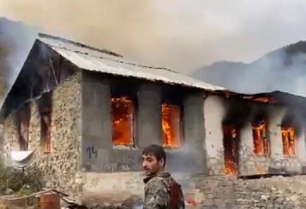 Some Armenians set their houses in Kalbajar on fire before leaving - BBC (VIDEO)