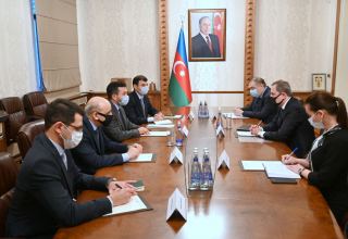 Глава МИД Азербайджана встретился с президентом Молодежного форума ОИС (ФОТО)
