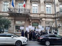 В Баку перед посольством Франции прошла акция протеста (ФОТО)