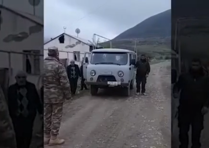 Azerbaijani servicemen help Armenians to move belongings from villages of Aghdam district (VIDEO)