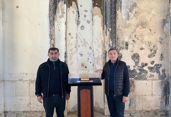 Народный артист Азербайджана исполнил азан в чудом уцелевшей мечети Агдама (ВИДЕО)