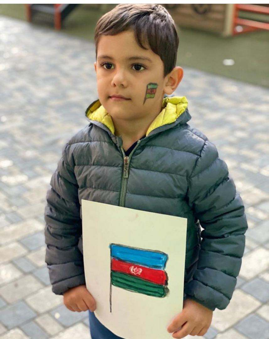 Как дети Азербайджана поддерживают армию и любят своих героев (ВИДЕО, ФОТО)