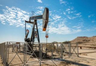 Цена азербайджанской нефти превышает $55 за баррель