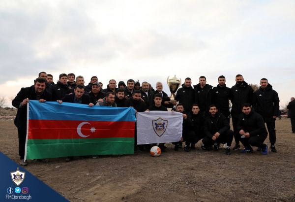 Футболисты "Карабаха" совершили намаз в Агдамской мечети, прозвучал мугам "Карабах шикестеси" (ВИДЕО, ФОТО)