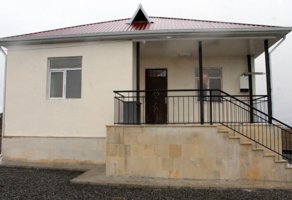 Еще в 18 районах Азербайджана семьям шехидов и инвалидам войны предоставлено жилье (ФОТО)