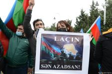 Lachin residents visit Alley of Martyrs in Azerbaijan’s Baku (PHOTO)
