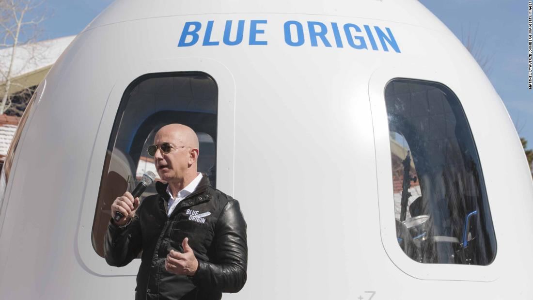 Bezosla birgə kosmosa uçmaq üçün yer 28 milyon dollara satılıb