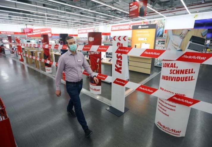 German retail sales rise more than expected before partial lockdown