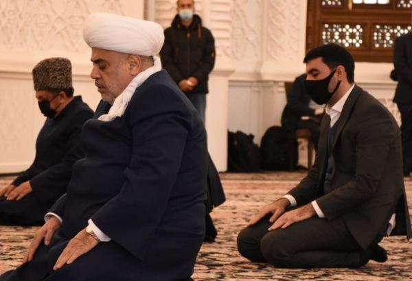 В бакинской мечети Гейдар почтили память шехидов (ФОТО)