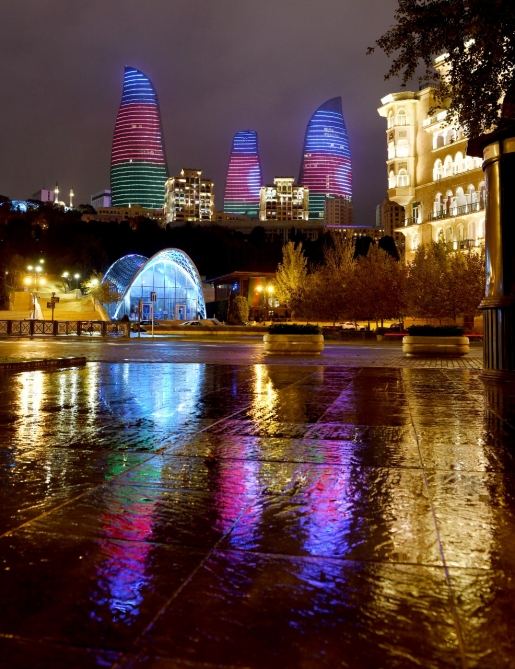 Heydar Aliyev Center, Flame Towers and Baku Olympic Stadium illuminated with Azerbaijani flag (PHOTO)