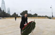 President Ilham Aliyev, first lady Mehriban Aliyeva pay tribute to Azerbaijani martyrs (PHOTO/VIDEO)