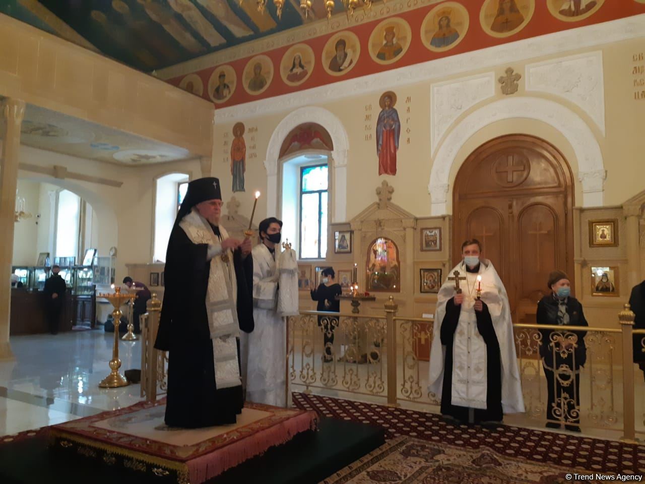 В Кафедральном Соборе Святых Жен-Мироносиц в Баку почтили память шехидов Отечественной войны (ФОТО)