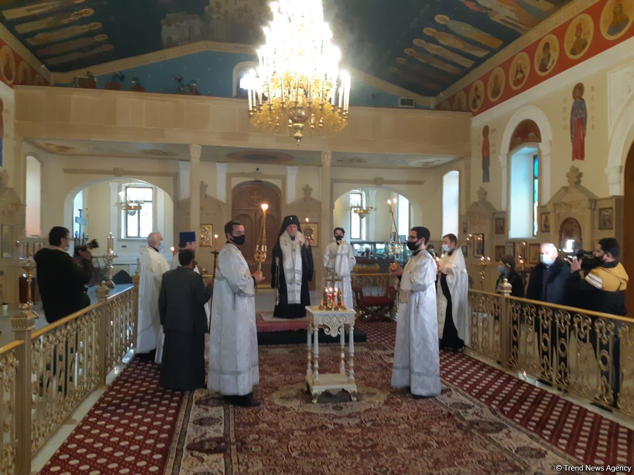 В Кафедральном Соборе Святых Жен-Мироносиц в Баку почтили память шехидов Отечественной войны (ФОТО)