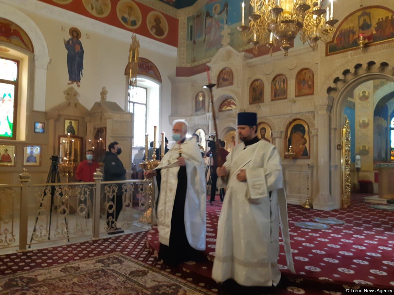 В Кафедральном Соборе Святых Жен-Мироносиц в Баку почтили память шехидов Отечественной войны (ФОТО)