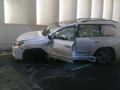 “Lexus” hasara çırpılaraq yandı