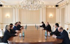 President Ilham Aliyev receives delegation led by Vice-President of Italian Chamber of Deputies (PHOTO/VIDEO)