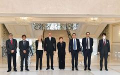 President Ilham Aliyev receives delegation led by Vice-President of Italian Chamber of Deputies (PHOTO/VIDEO)
