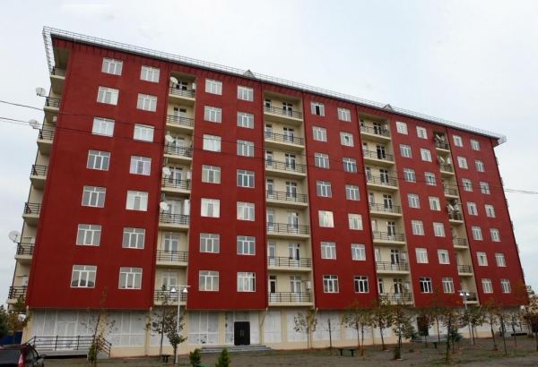 На баланс минтруда Азербайджана передано около 4700 квартир, построенных для вынужденных переселенцев