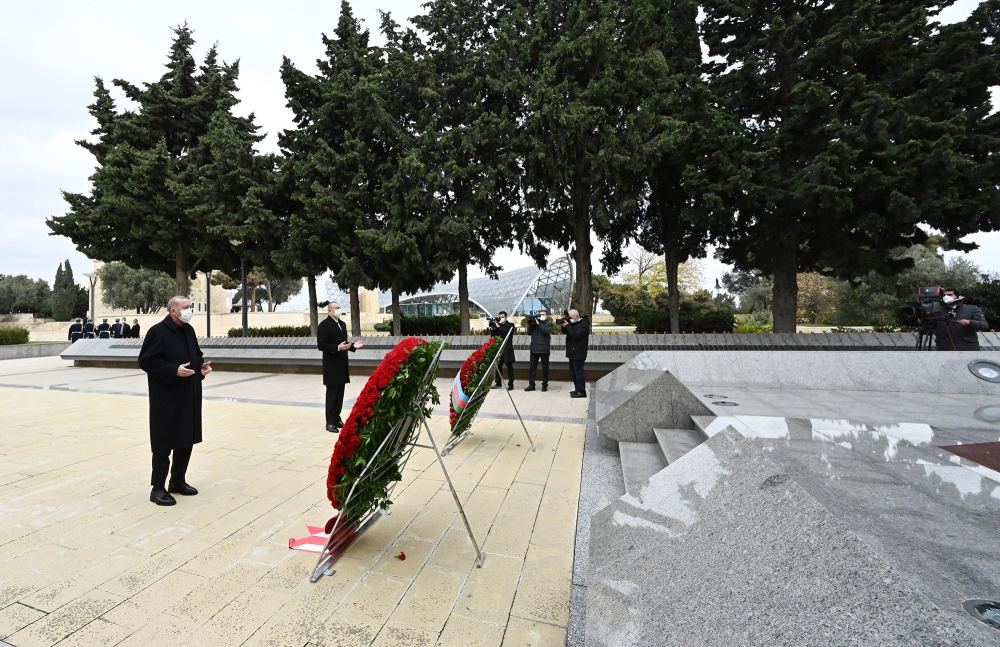 Azerbaijani, Turkish presidents pay tribute to Azerbaijani martyrs (PHOTO)
