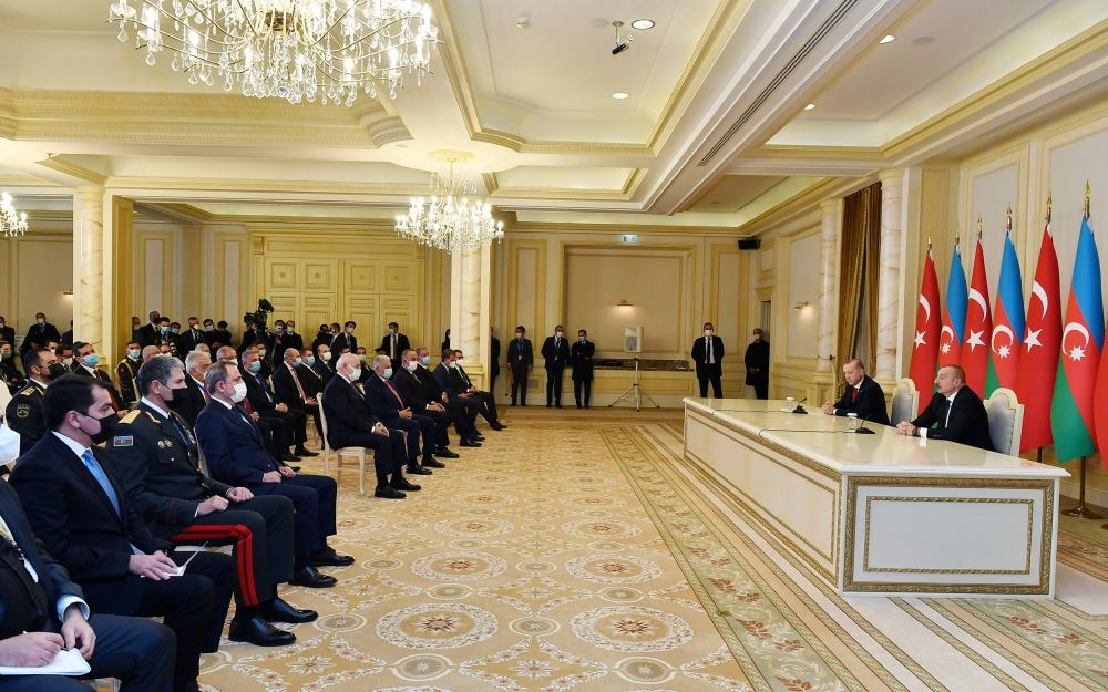 Президент Ильхам Алиев: Эта историческая Победа – олицетворение  единства Азербайджана и Турции