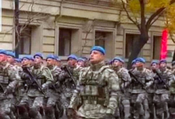 Азербайджанский воин из турецкого спецназа, который командовал шествием по улицам Баку (ВИДЕО)
