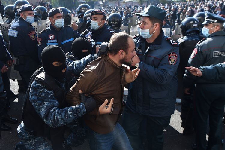Полиция Армении задержала 57 оппозиционных активистов
