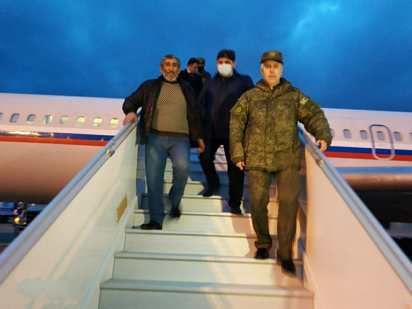 Президент Ильхам Алиев обеспечил освобождение Дильгама Аскерова и Шахбаза Гулиева из плена и их доставку в Баку (ФОТО)