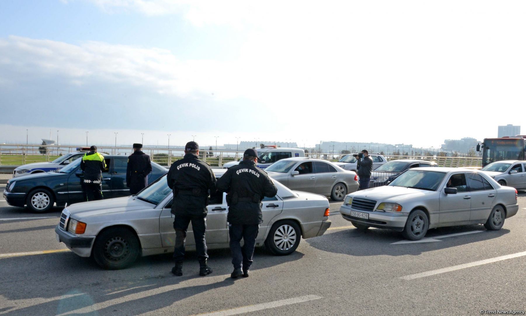 В Азербайджане с карантинных постов возвращены  2 538 транспортных средств
