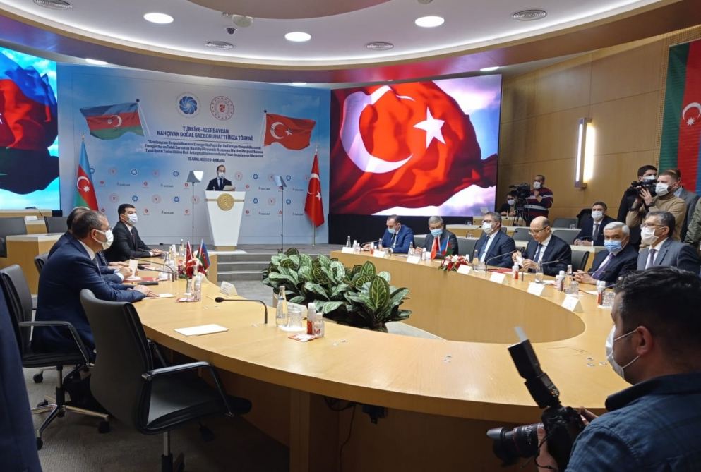 Azerbaijan, Turkey sign MoU on Ighdir-Nakhchivan gas pipeline (PHOTO)