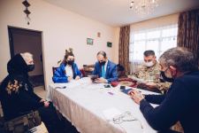 Сотрудники Фонда "YAŞAT" встречаются  с ранеными в Отечественной войне и семьями шехидов (ФОТО)