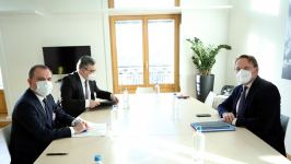 Джейхун Байрамов встретился с комиссаром ЕС по вопросам расширения и политике соседства (ФОТО)